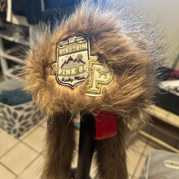 Rare Victoria's Secret PINK faux fur hat - Picture 1 of 7